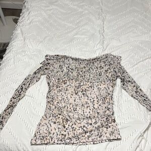 Abercrombie & Fitch Women's Cream and Black off the shoulder top